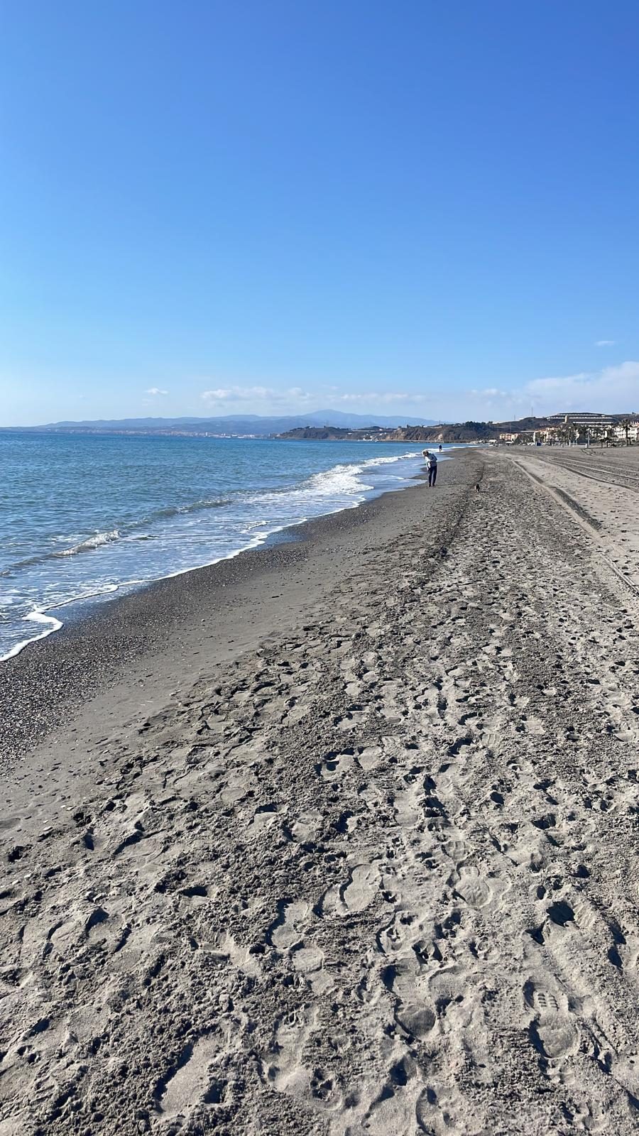 La orilla, para pasear hasta El Morche, apartamento Mar de Dunas en Torrox Costa
